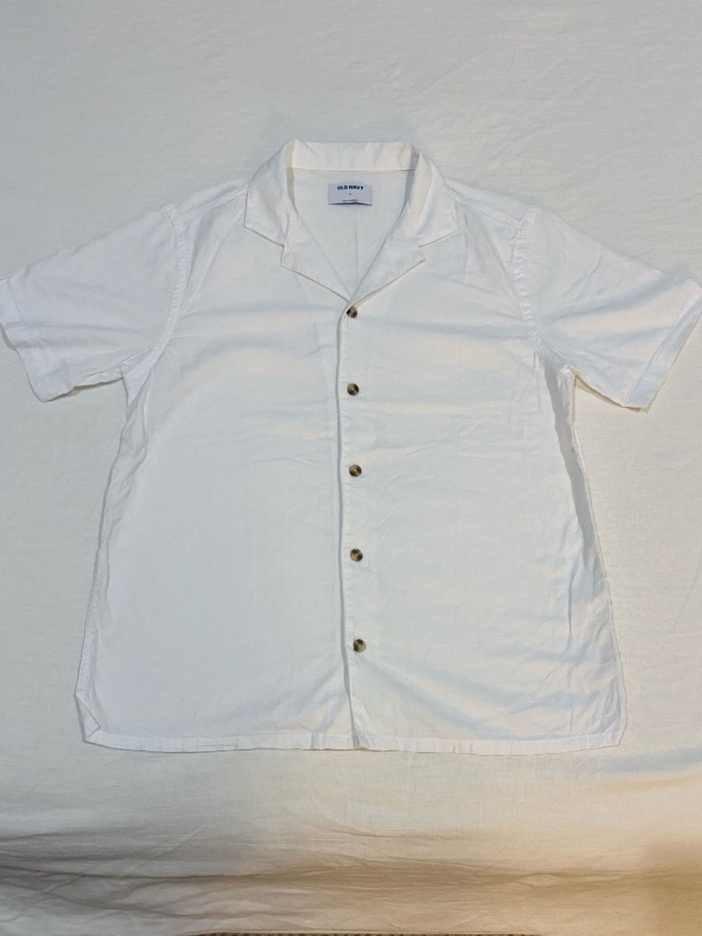 Old Navy White Short Sleeve, Collared, Printed Button Down - Men's M